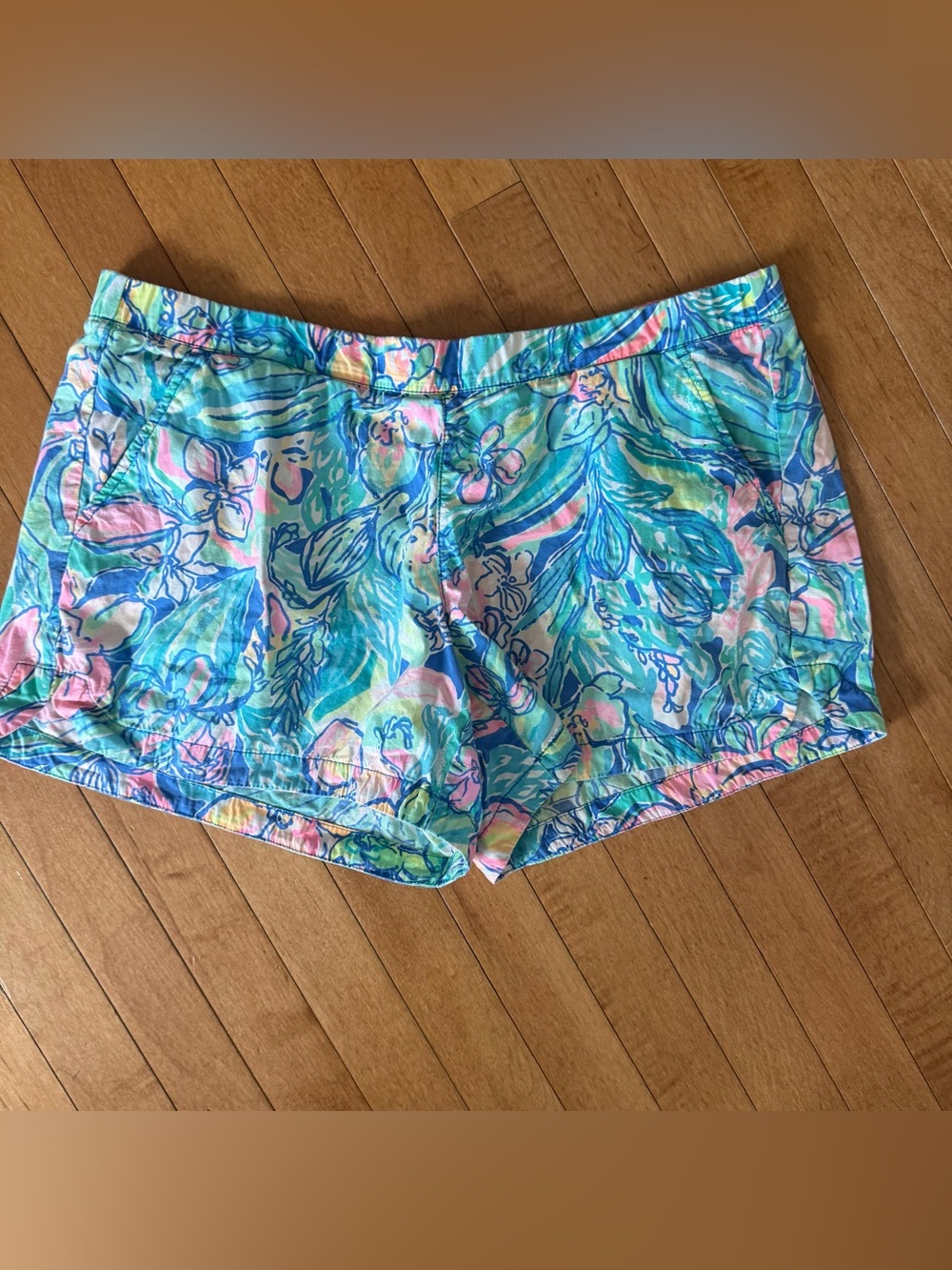 LILLY PULITZER Size Large Pull On Shorts
